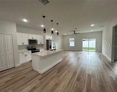 14953 Sw 38th Circle - Photo Thumbnail 5