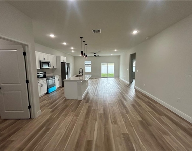 14953 Sw 38th Circle - Photo Thumbnail 4