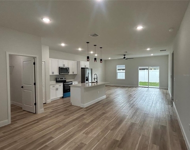 14953 Sw 38th Circle - Photo Thumbnail 3