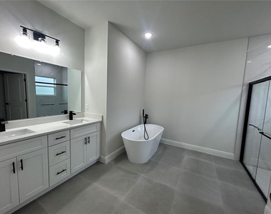 14953 Sw 38th Circle - Photo Thumbnail 17