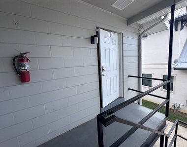 807 Vassar Street - Photo Thumbnail 23