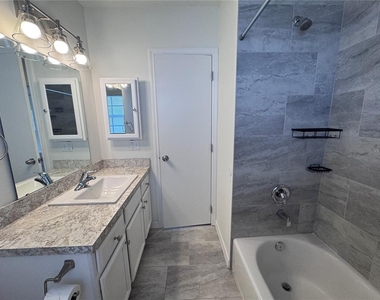 807 Vassar Street - Photo Thumbnail 2