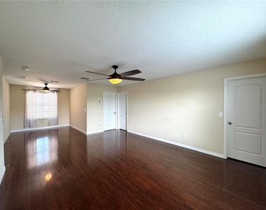 2890 Spring Breeze Way - Photo Thumbnail 9