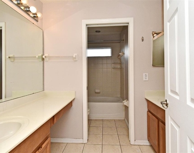 9223 Leeland Archer Boulevard - Photo Thumbnail 14
