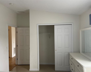 3166 Sun Lake Court - Photo Thumbnail 6