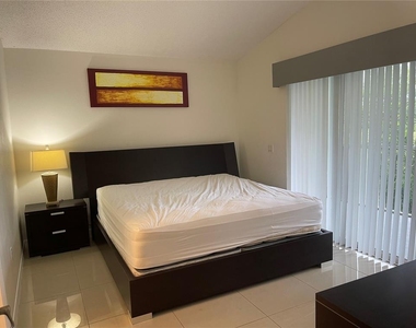 3166 Sun Lake Court - Photo Thumbnail 3