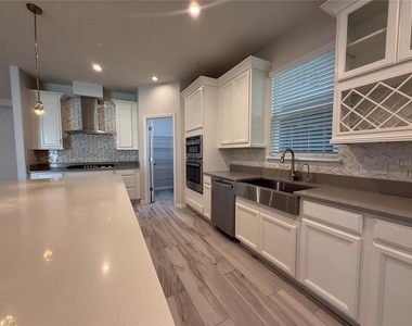 4753 Terrace Bluff Street - Photo Thumbnail 8