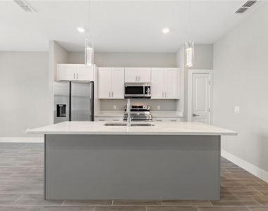 149 Golf Aire Boulevard - Photo Thumbnail 8