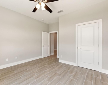 149 Golf Aire Boulevard - Photo Thumbnail 3