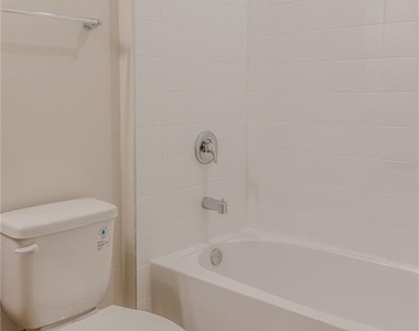16705 Victoria Grove Alley - Photo Thumbnail 21