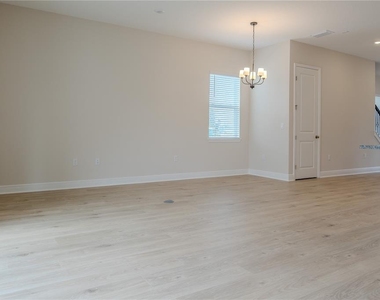 16705 Victoria Grove Alley - Photo Thumbnail 14