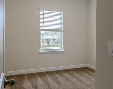 16705 Victoria Grove Alley - Photo Thumbnail 18