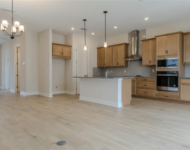 16705 Victoria Grove Alley - Photo Thumbnail 12