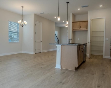 16705 Victoria Grove Alley - Photo Thumbnail 13
