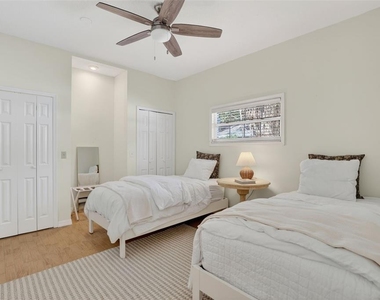 1741 Mizell Avenue - Photo Thumbnail 29