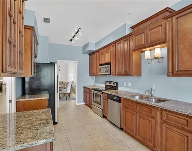 1741 Mizell Avenue - Photo Thumbnail 16