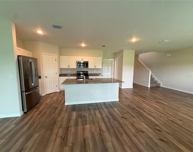 7909 Peacelily Avenue - Photo Thumbnail 2