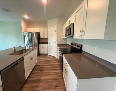 7909 Peacelily Avenue - Photo Thumbnail 4