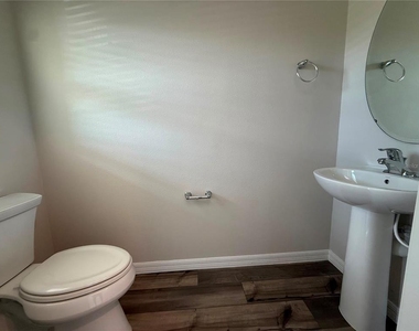 7909 Peacelily Avenue - Photo Thumbnail 8