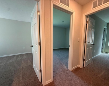 7909 Peacelily Avenue - Photo Thumbnail 19