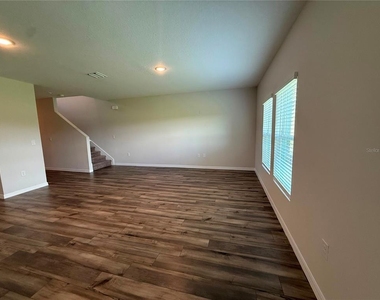 7909 Peacelily Avenue - Photo Thumbnail 3