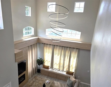 734 Monroe Circle - Photo Thumbnail 9