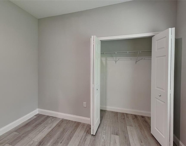 3212 W Marie Drive - Photo Thumbnail 9