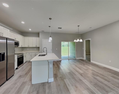 3212 W Marie Drive - Photo Thumbnail 4