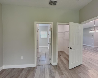 3212 W Marie Drive - Photo Thumbnail 5