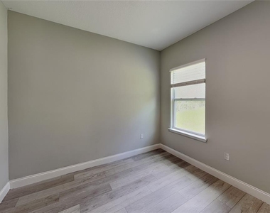 3212 W Marie Drive - Photo Thumbnail 10