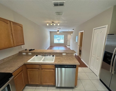 538 Wilton Circle - Photo Thumbnail 5