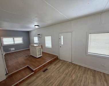 6954 Pompeii Road - Photo Thumbnail 13