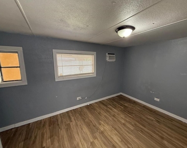 6954 Pompeii Road - Photo Thumbnail 17