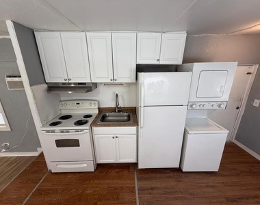 6954 Pompeii Road - Photo Thumbnail 10
