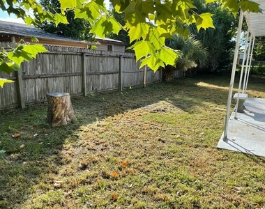 6954 Pompeii Road - Photo Thumbnail 26
