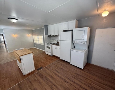 6954 Pompeii Road - Photo Thumbnail 9
