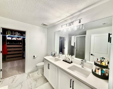2252 Gold Summit Street - Photo Thumbnail 6