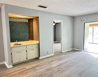 1026 Medinah Drive - Photo Thumbnail 10