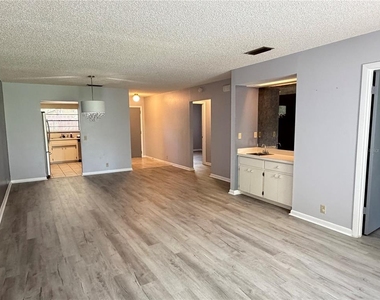 1026 Medinah Drive - Photo Thumbnail 9