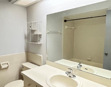 1026 Medinah Drive - Photo Thumbnail 16