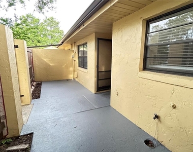 1026 Medinah Drive - Photo Thumbnail 20