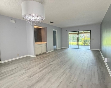 1026 Medinah Drive - Photo Thumbnail 7