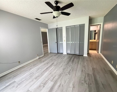 1026 Medinah Drive - Photo Thumbnail 11
