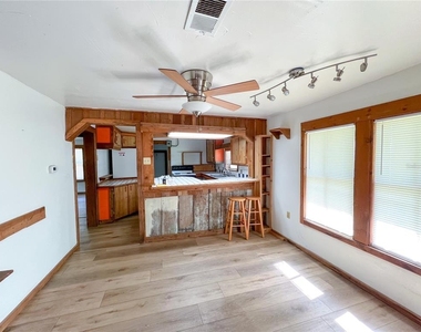 25825 W Newberry Road - Photo Thumbnail 4