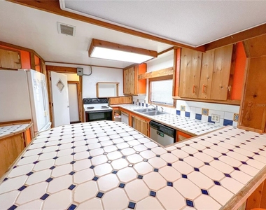 25825 W Newberry Road - Photo Thumbnail 7