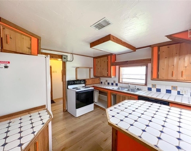 25825 W Newberry Road - Photo Thumbnail 6