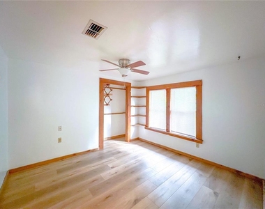 25825 W Newberry Road - Photo Thumbnail 11
