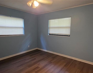 17451 Southside Court - Photo Thumbnail 8