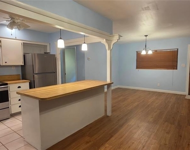 17451 Southside Court - Photo Thumbnail 5