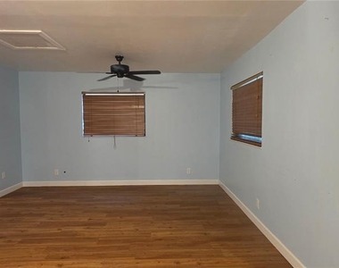 17451 Southside Court - Photo Thumbnail 6